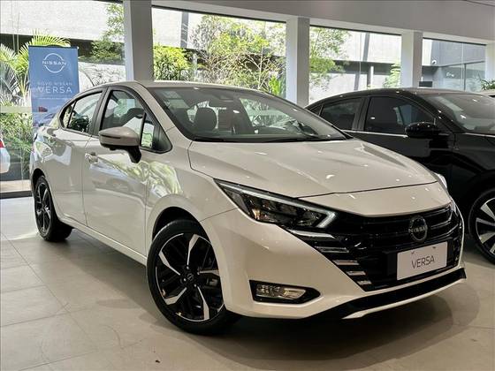 NISSAN VERSA 1.6 16V FLEX EXCLUSIVE XTRONIC NISSAN VERSA 1.6 16V FLEX EXCLUSIVE XTRONIC